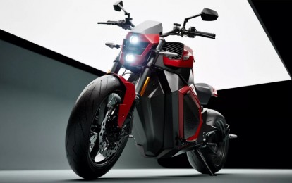 Lộ diện mô tô điện dùng pin thể rắn đầu tiên trên thế giới, tầm vận hành gần 600 km/sạc